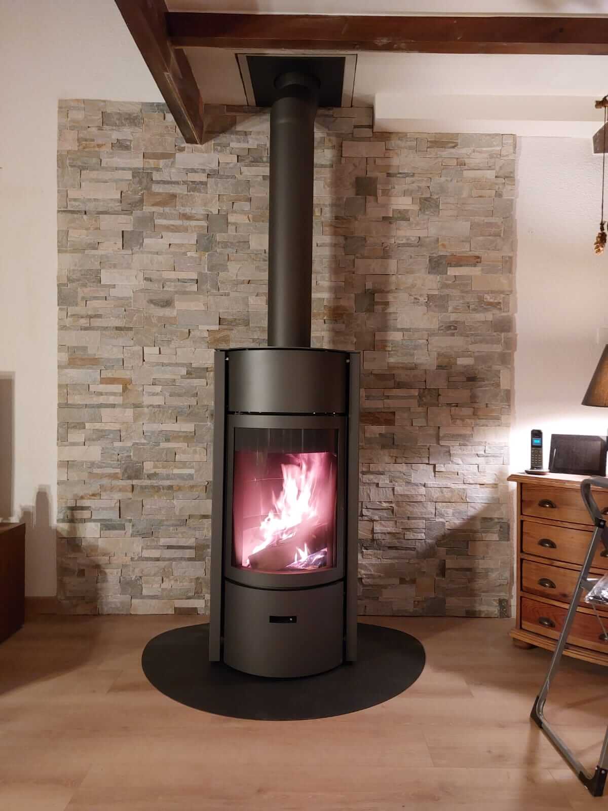poêle à bois moderne