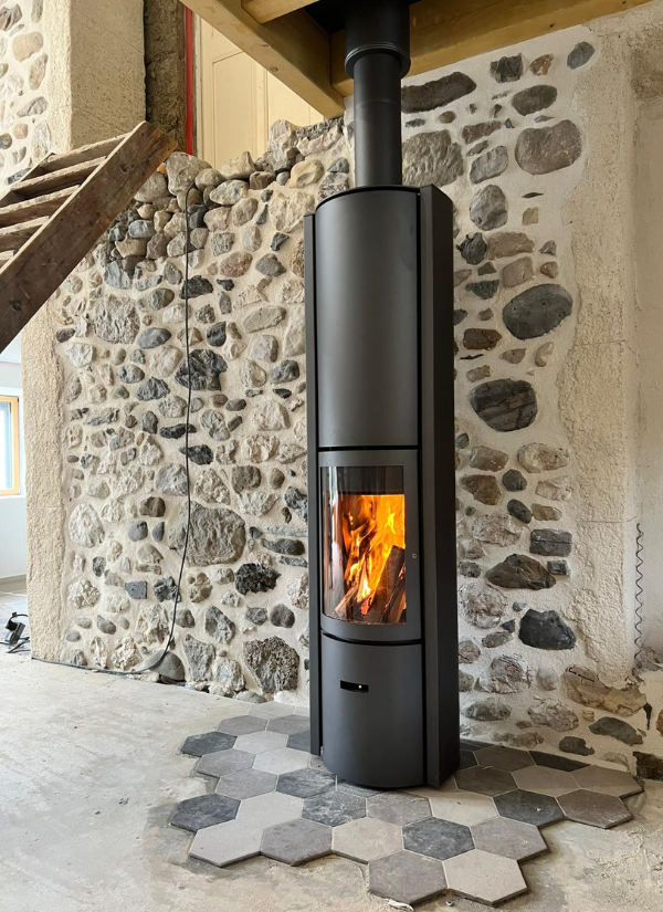 poêle à bois moderne